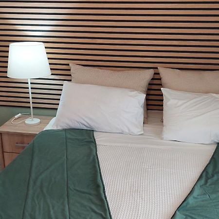 Family-Elia Apartamento Paralia Dionysiou Exterior foto