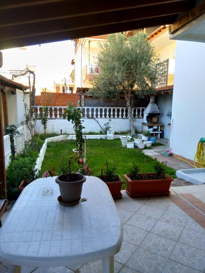 Family-Elia Apartamento Paralia Dionysiou Exterior foto