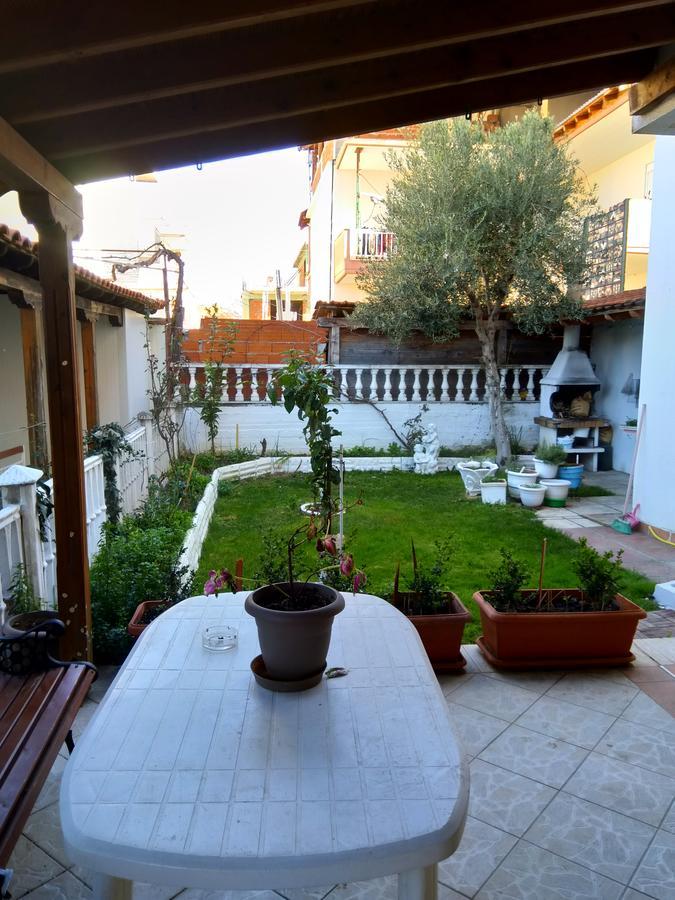 Family-Elia Apartamento Paralia Dionysiou Exterior foto