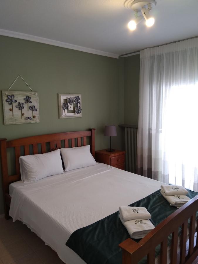 Family-Elia Apartamento Paralia Dionysiou Exterior foto