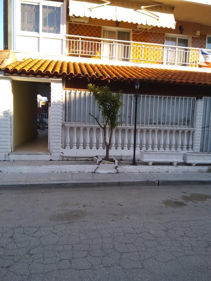 Family-Elia Apartamento Paralia Dionysiou Exterior foto